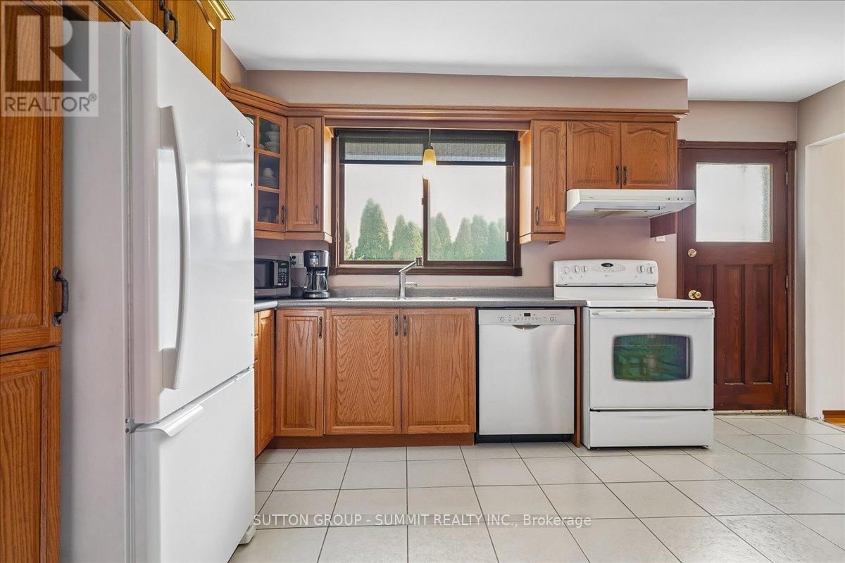 72 EASTBURY DRIVE Image 13