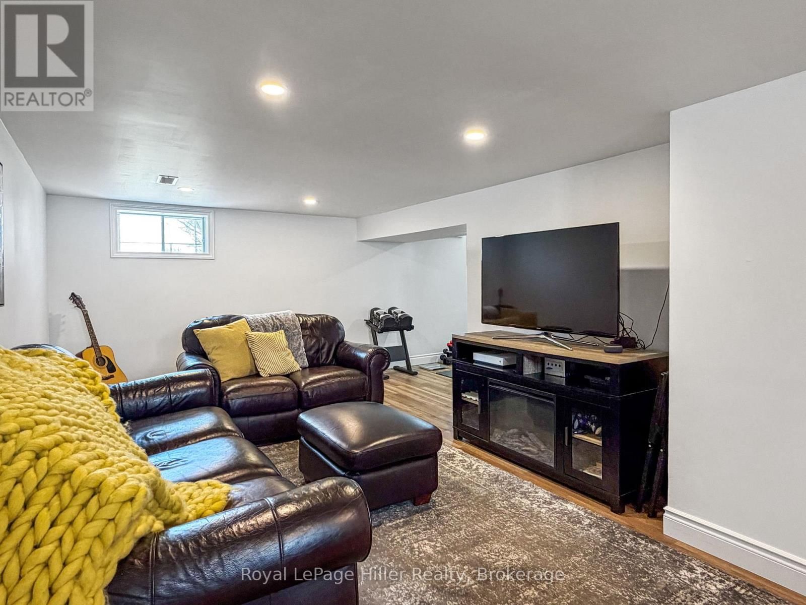 34 ARDEN PARK Image 36