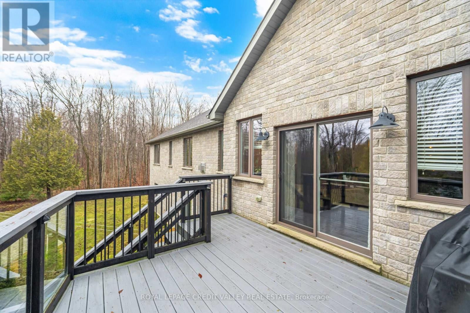 60 - 580381 SIDE ROAD Image 31