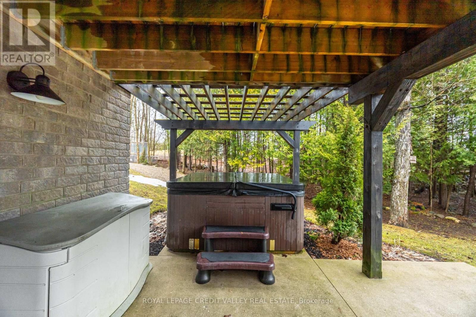 60 - 580381 SIDE ROAD Image 33