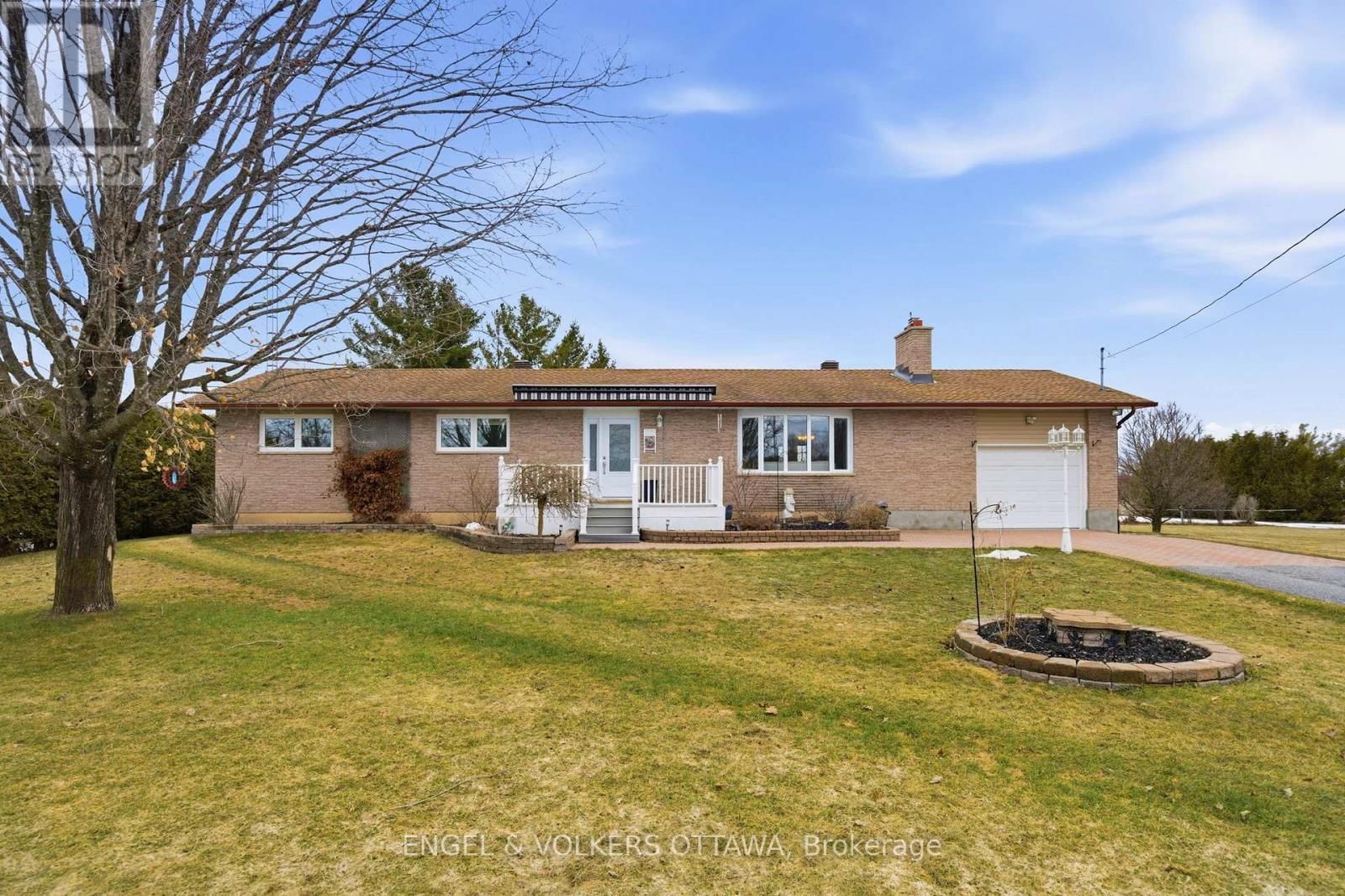 2034 RAMSAY CONCESSION 8 Image 1