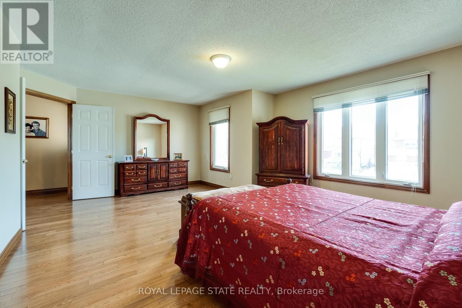 137 NATIONAL DRIVE Image 35