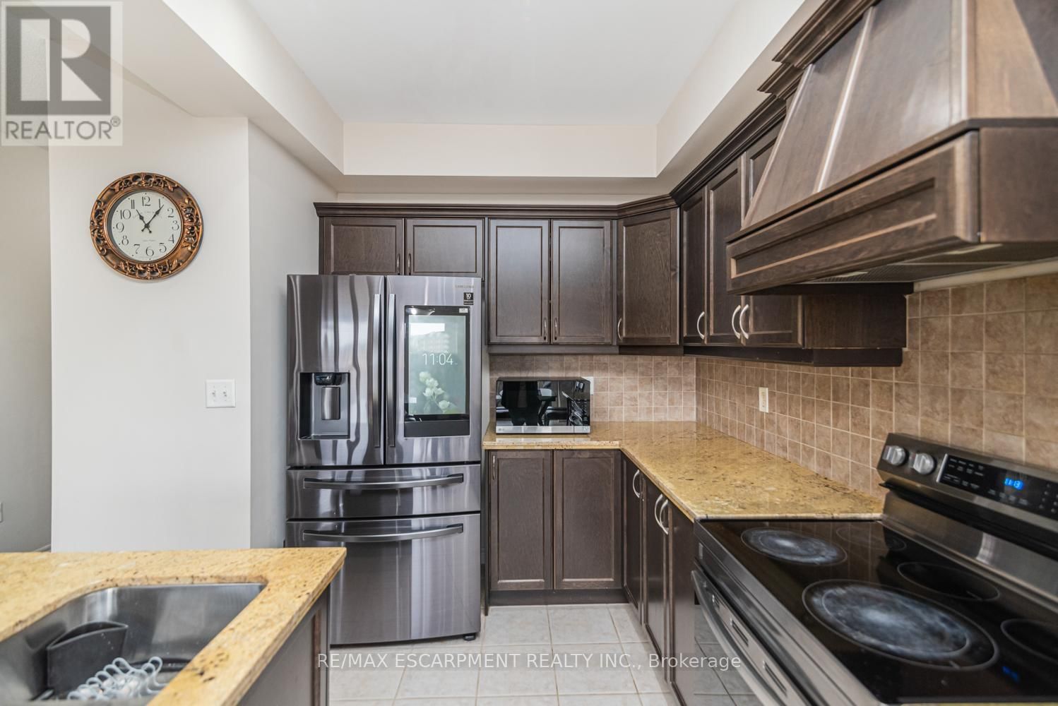 13 - 370 STONEHENGE DRIVE Image 12