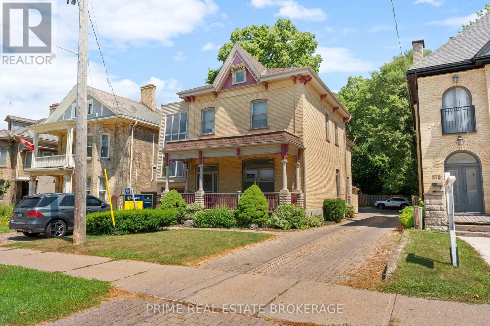 580 WATERLOO STREET Image 1