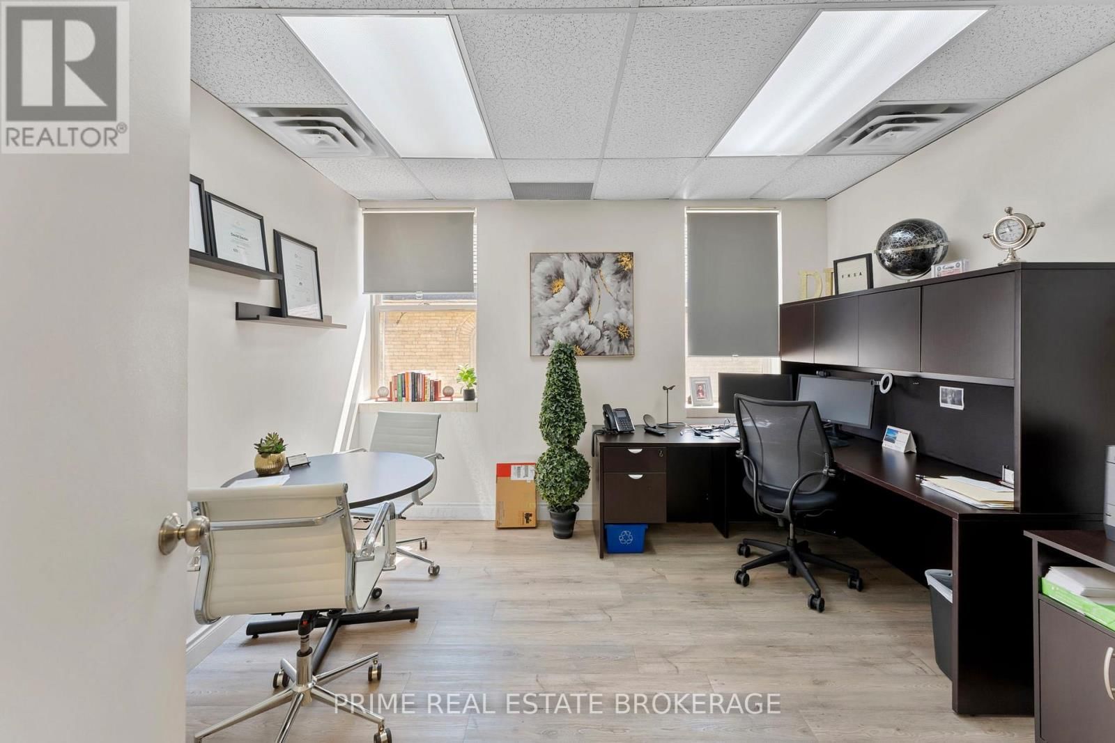 580 WATERLOO STREET Image 17