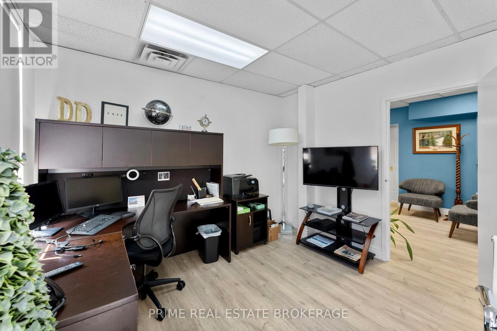 580 WATERLOO STREET Image 18