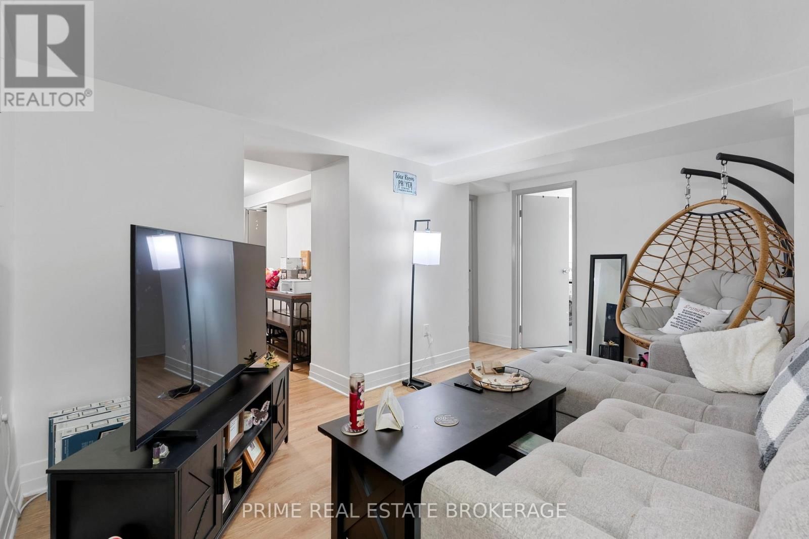 580 WATERLOO STREET Image 24