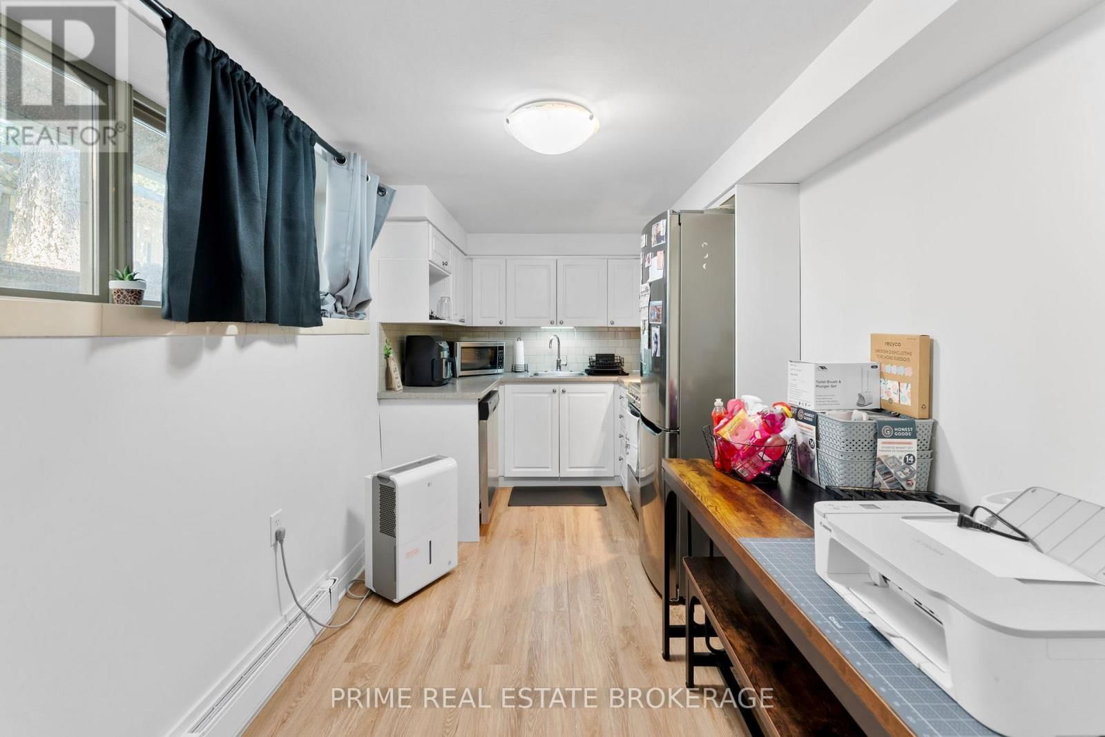 580 WATERLOO STREET Image 33