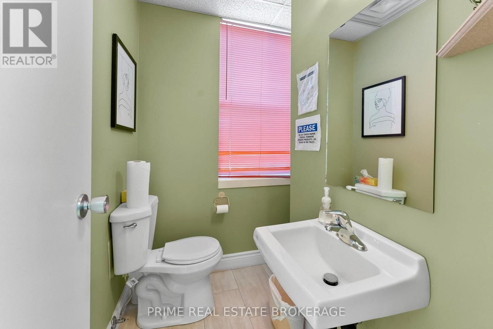 580 WATERLOO STREET Image 35