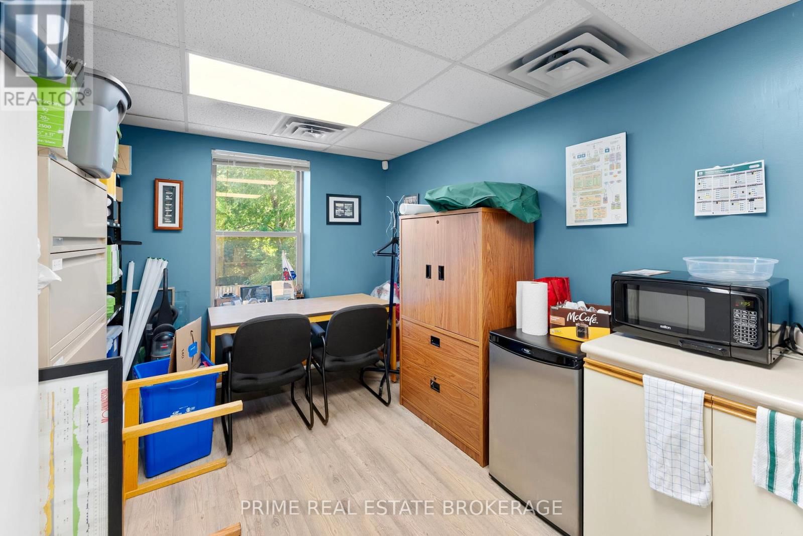 580 WATERLOO STREET Image 16