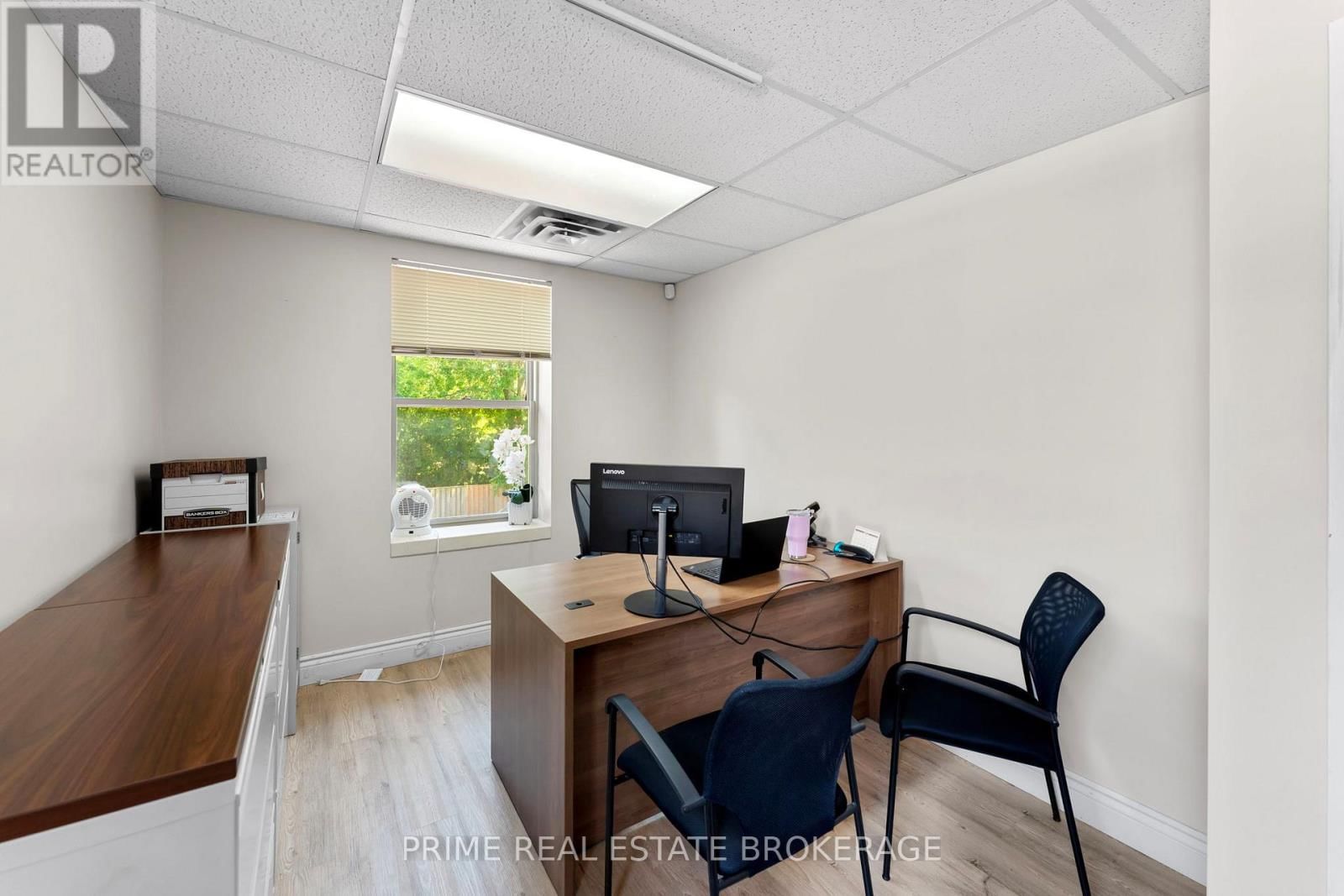 580 WATERLOO STREET Image 18