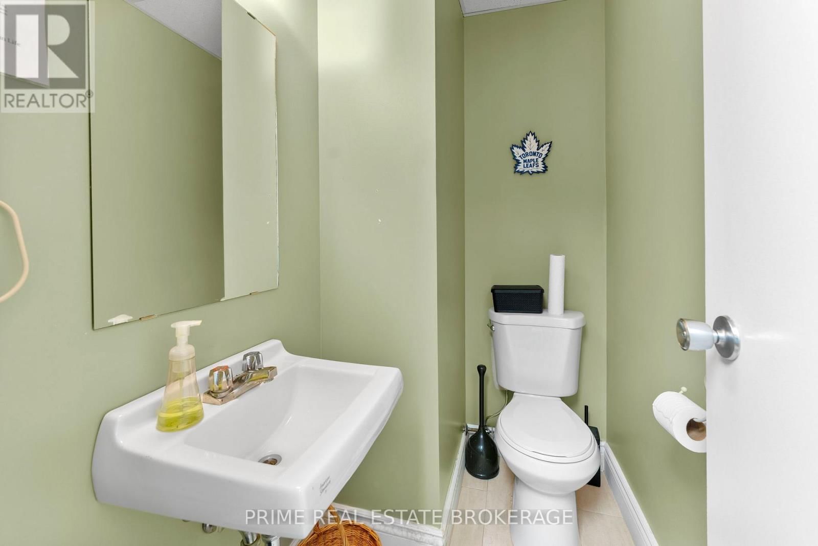 580 WATERLOO STREET Image 20