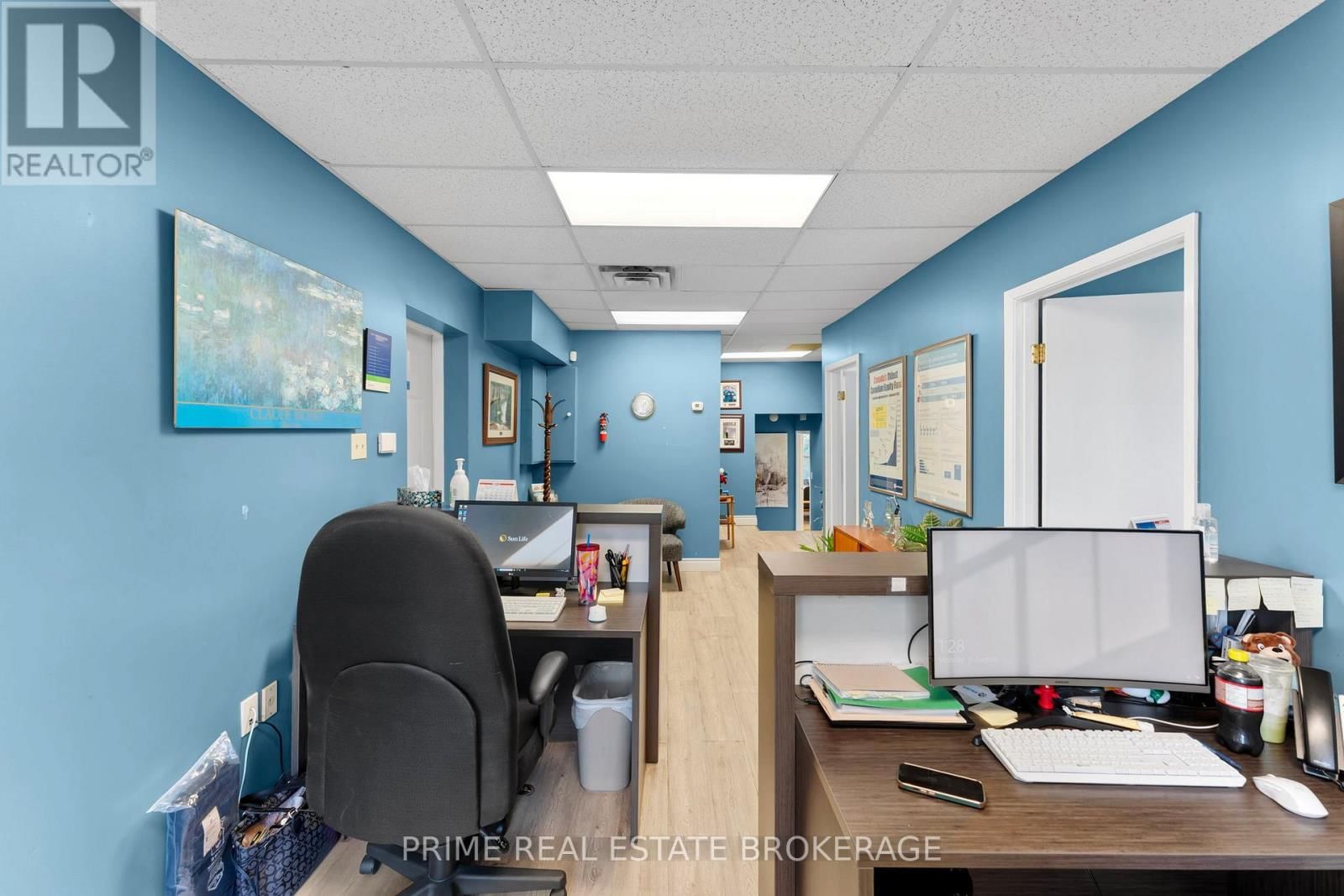 580 WATERLOO STREET Image 24