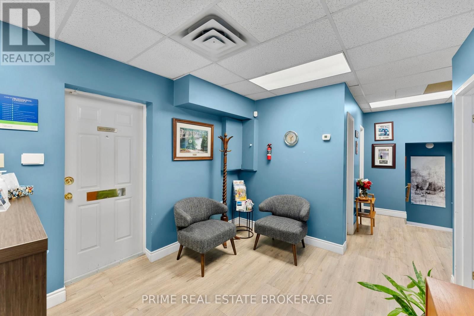 580 WATERLOO STREET Image 25