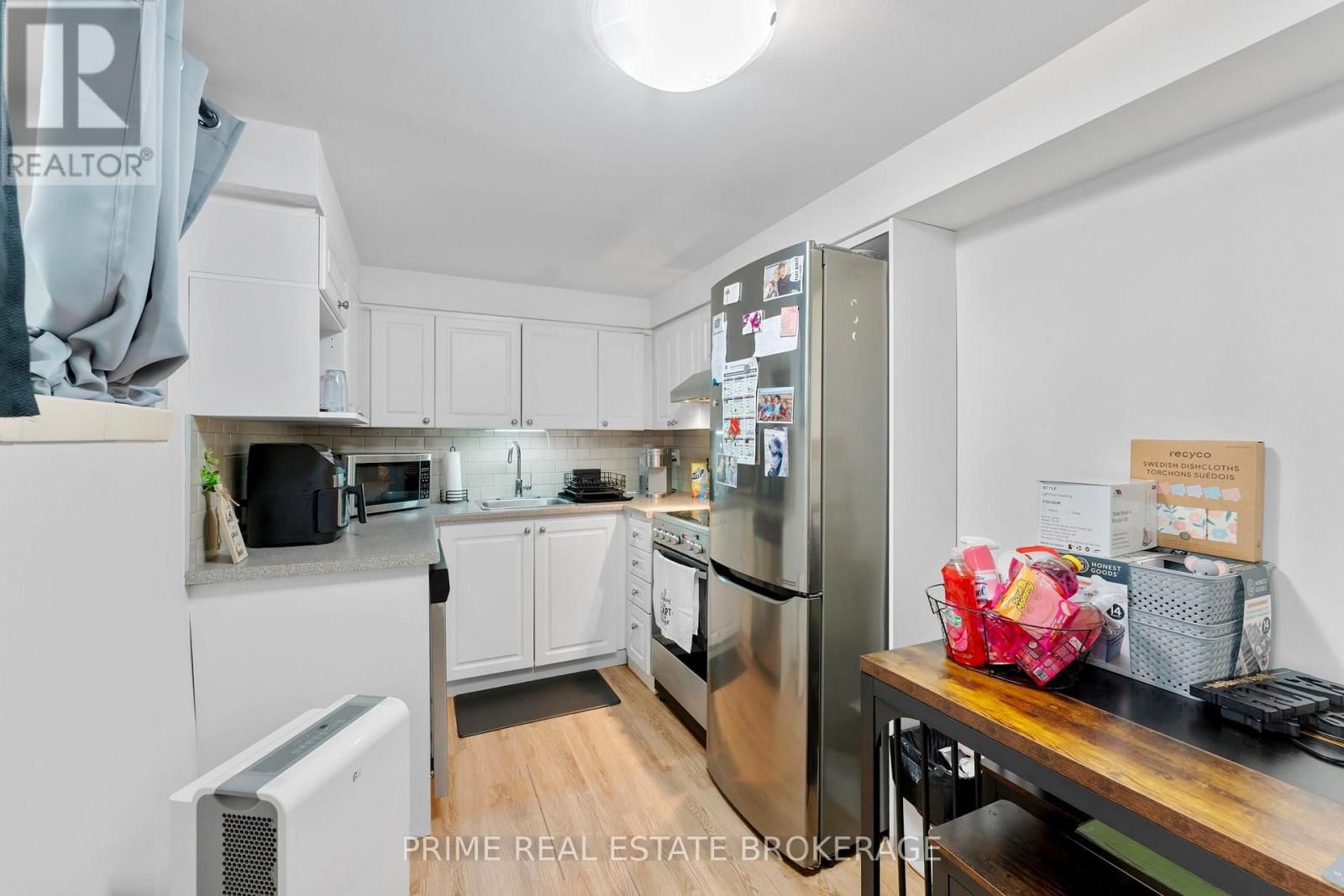 580 WATERLOO STREET Image 29