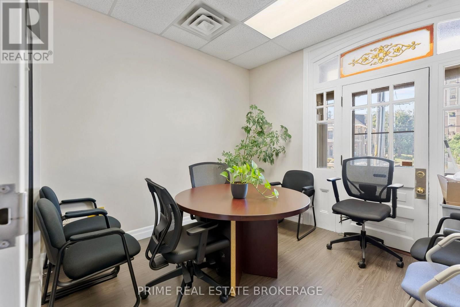 580 WATERLOO STREET Image 5