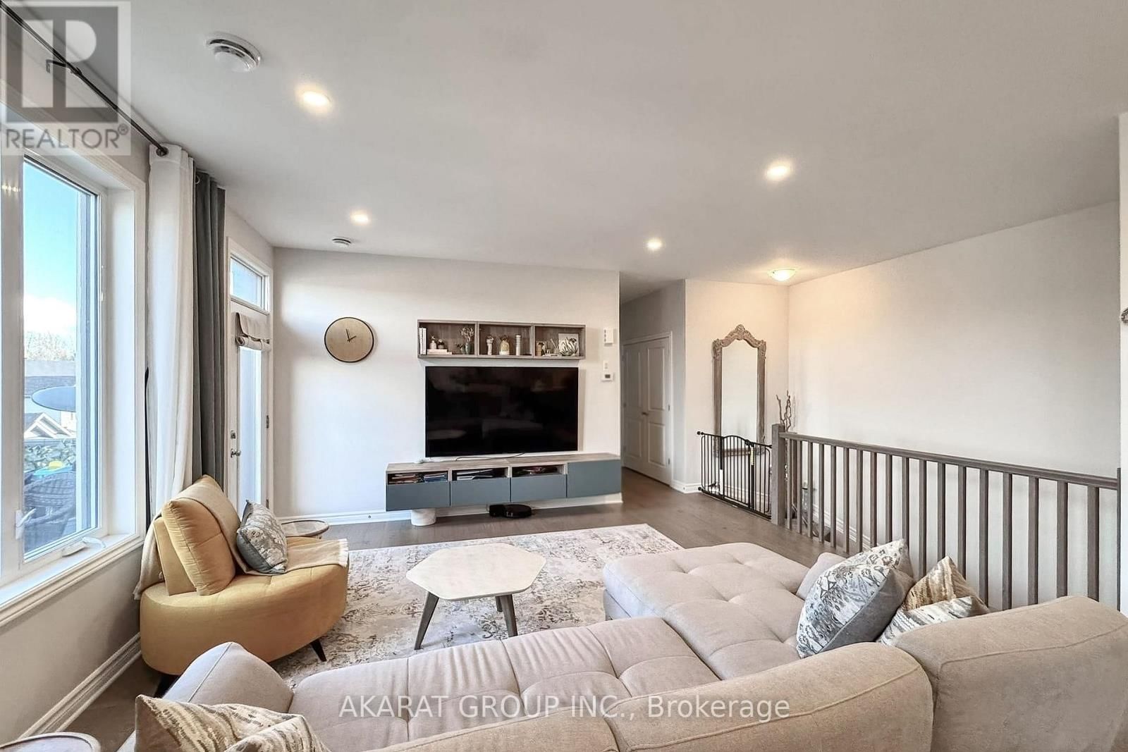 G-725 DEARBORN PRIVATE Image 12