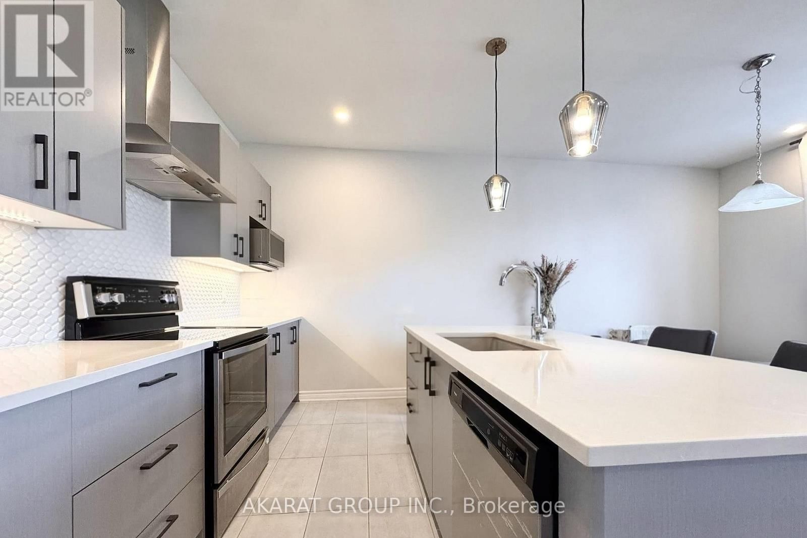 G-725 DEARBORN PRIVATE Image 15