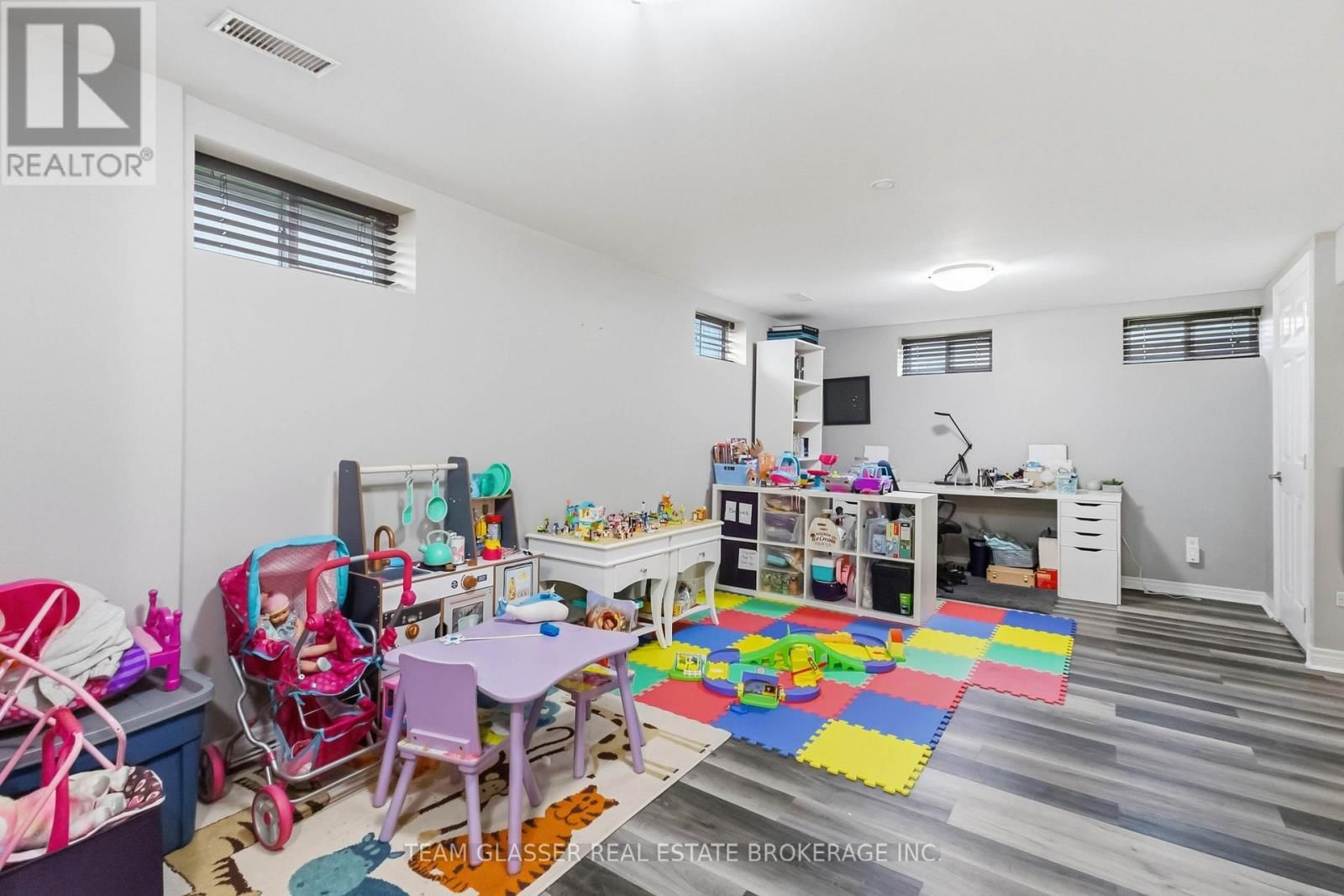 362 CHIPPENDALE CRESCENT Image 33