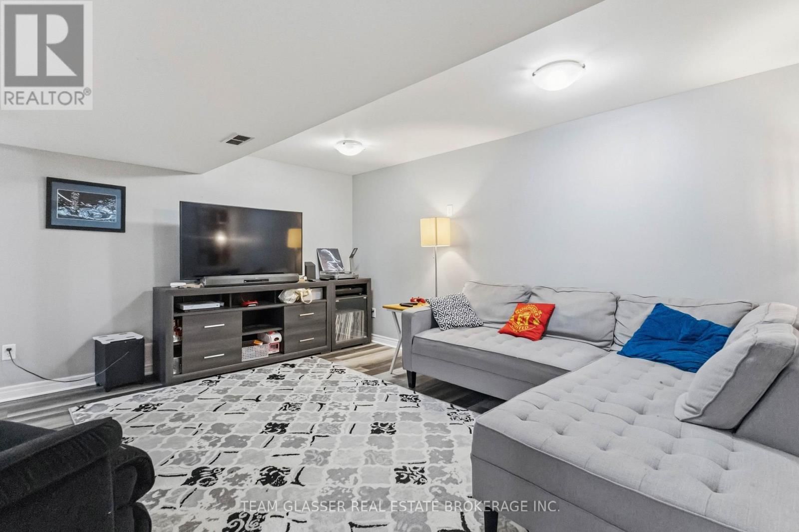 362 CHIPPENDALE CRESCENT Image 35