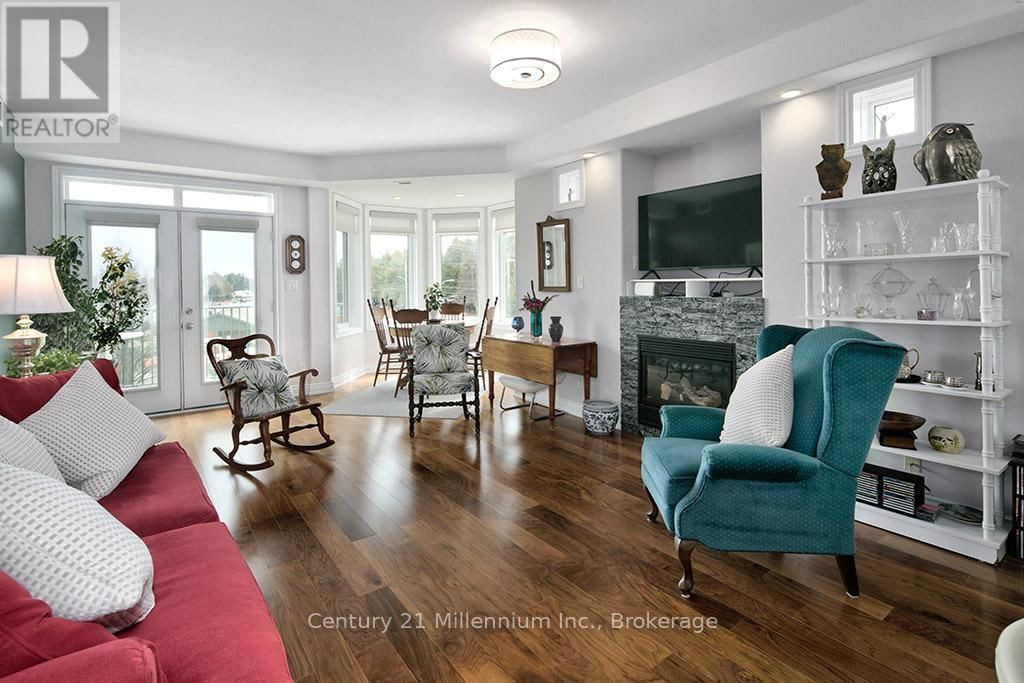 407 - 10 BAY STREET EAST Image 11