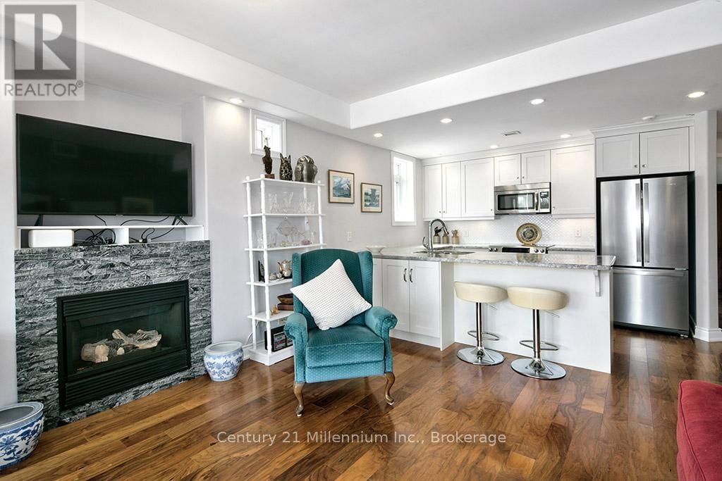 407 - 10 BAY STREET EAST Image 15