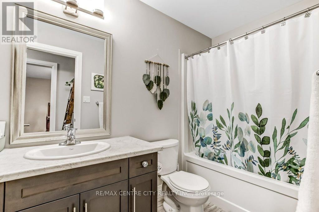 1625 VALHALLA STREET Image 20