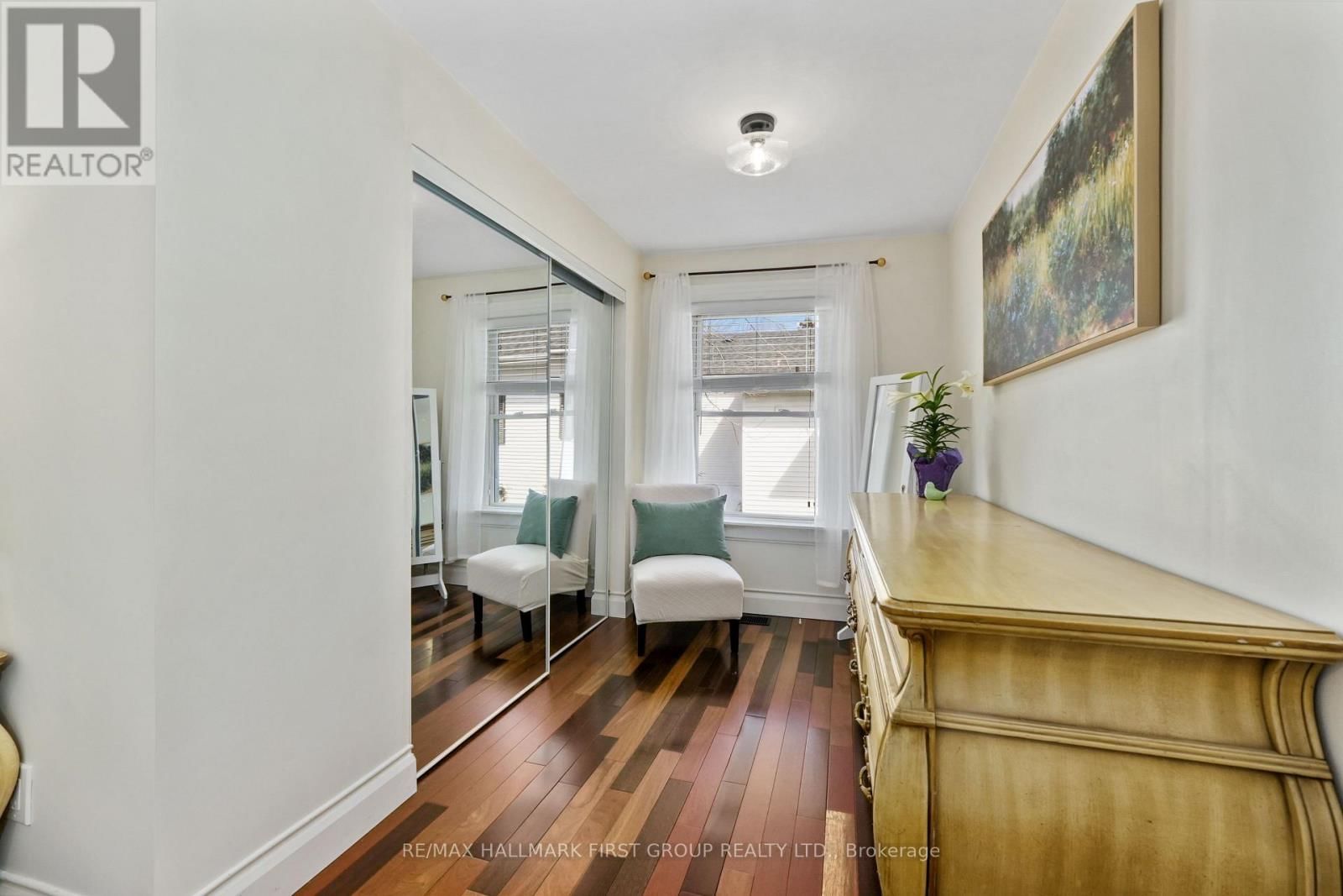 6 NORTON LANE Image 34