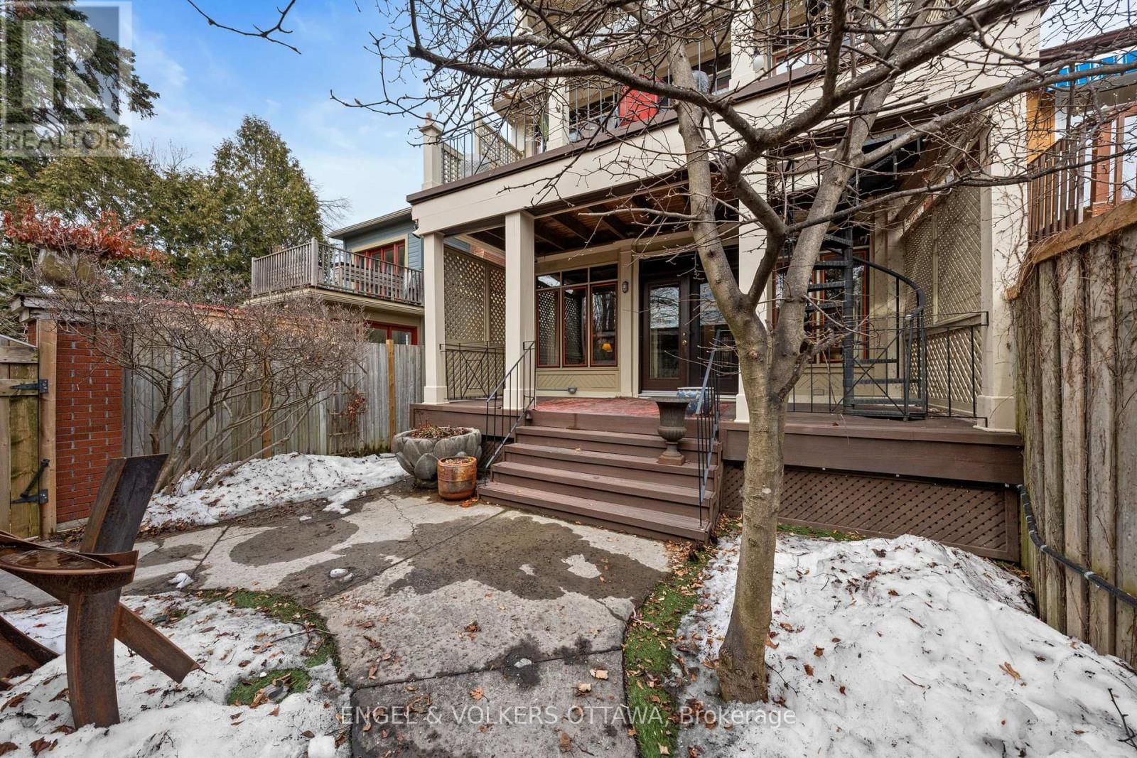 105 STANLEY AVENUE Image 37