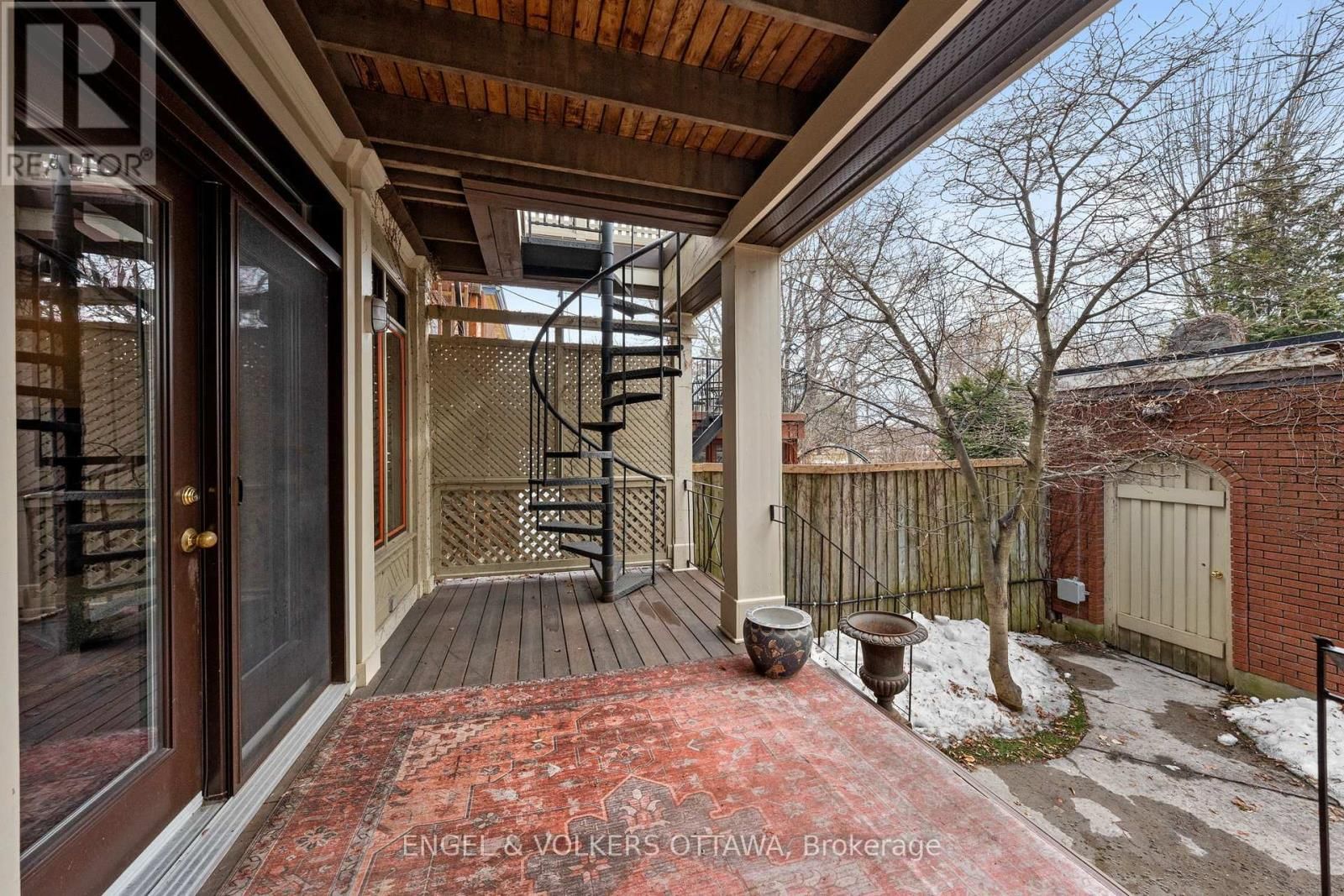 105 STANLEY AVENUE Image 38