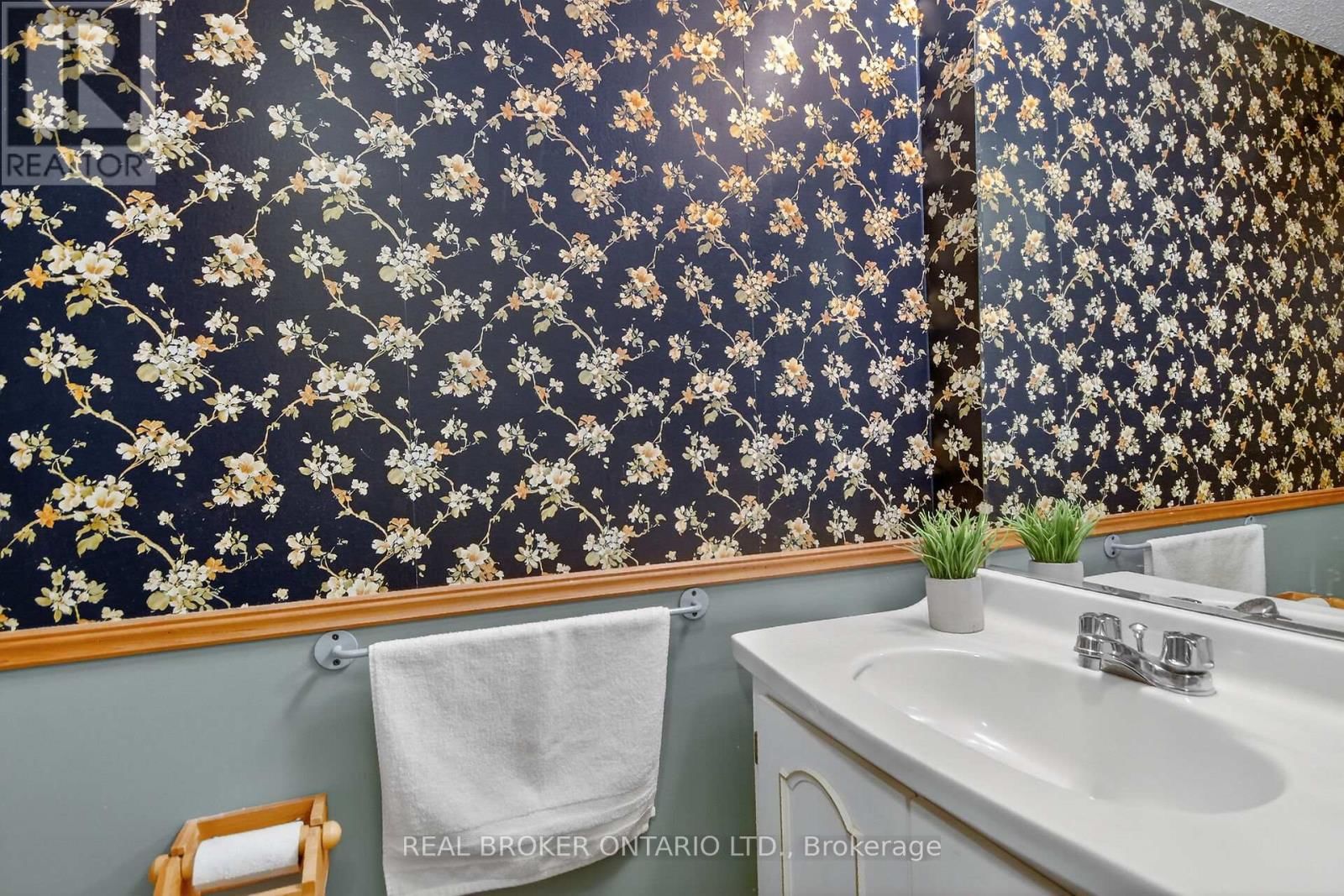 10 AMUNDSEN CRESCENT Image 22