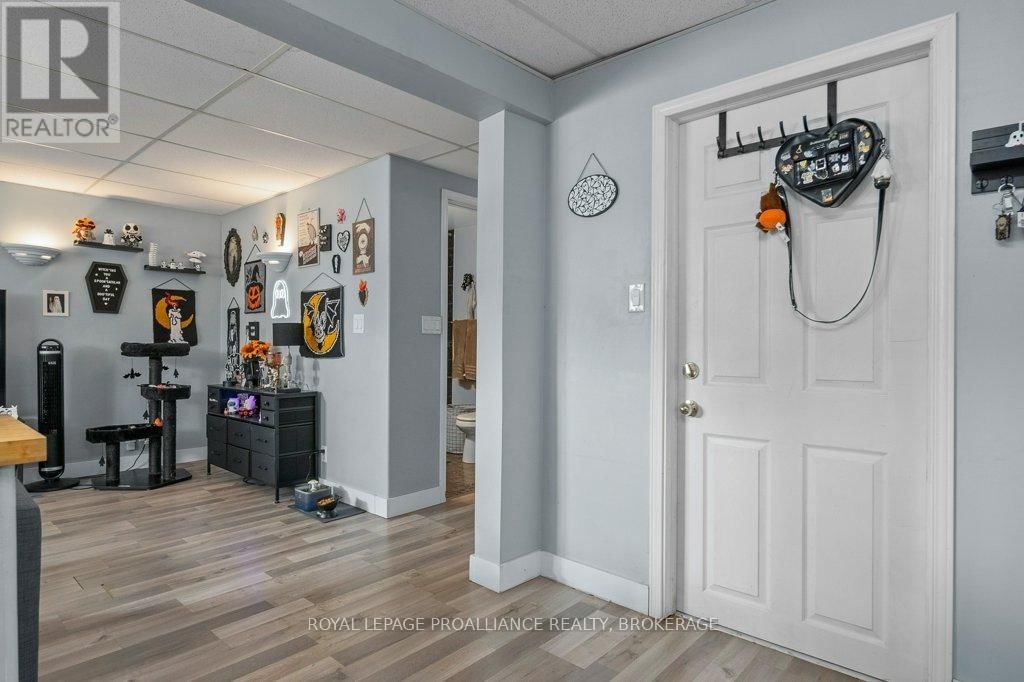 590 MACDONNELL STREET Image 24