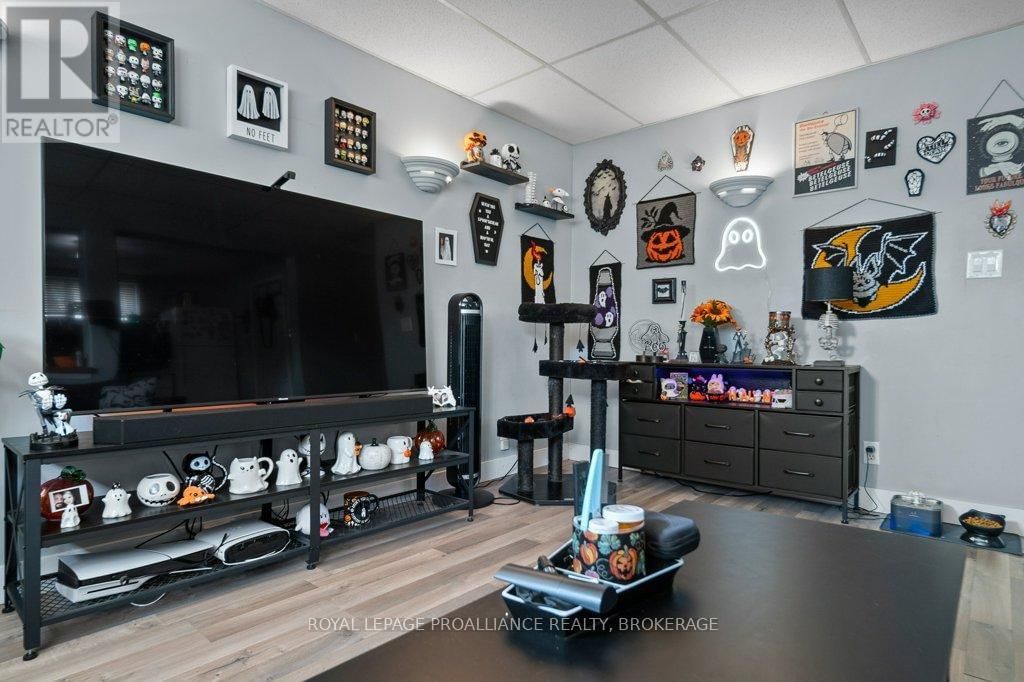 590 MACDONNELL STREET Image 29