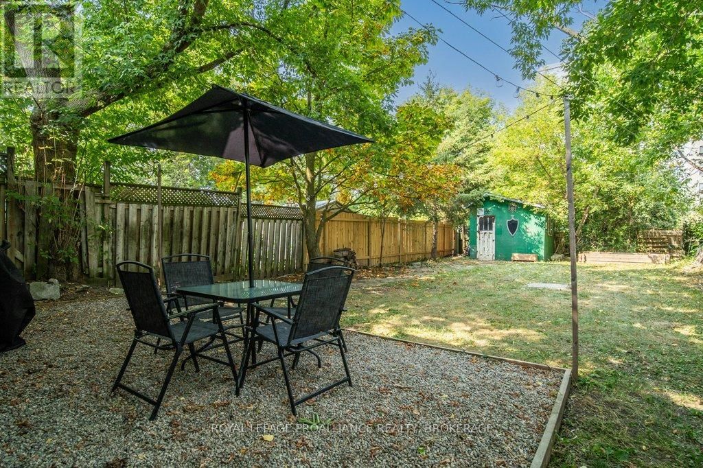 590 MACDONNELL STREET Image 45