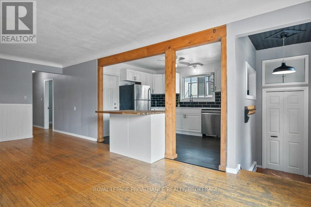 590 MACDONNELL STREET Image 6