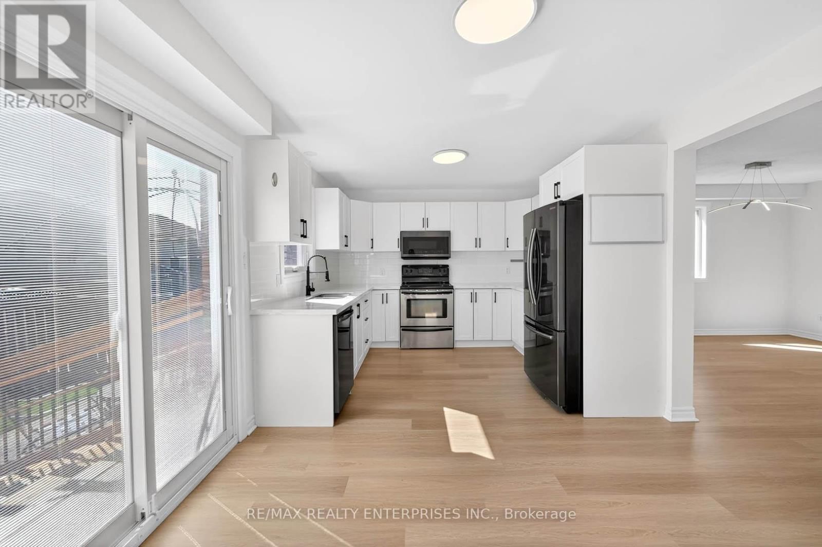 19 MIDANBURY WAY Image 12