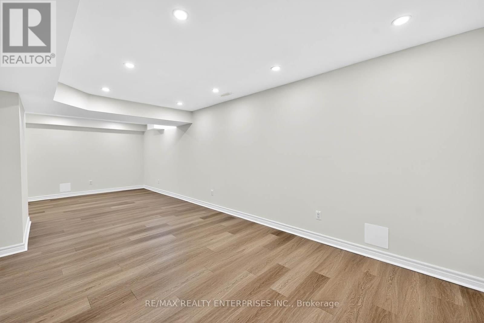 19 MIDANBURY WAY Image 39