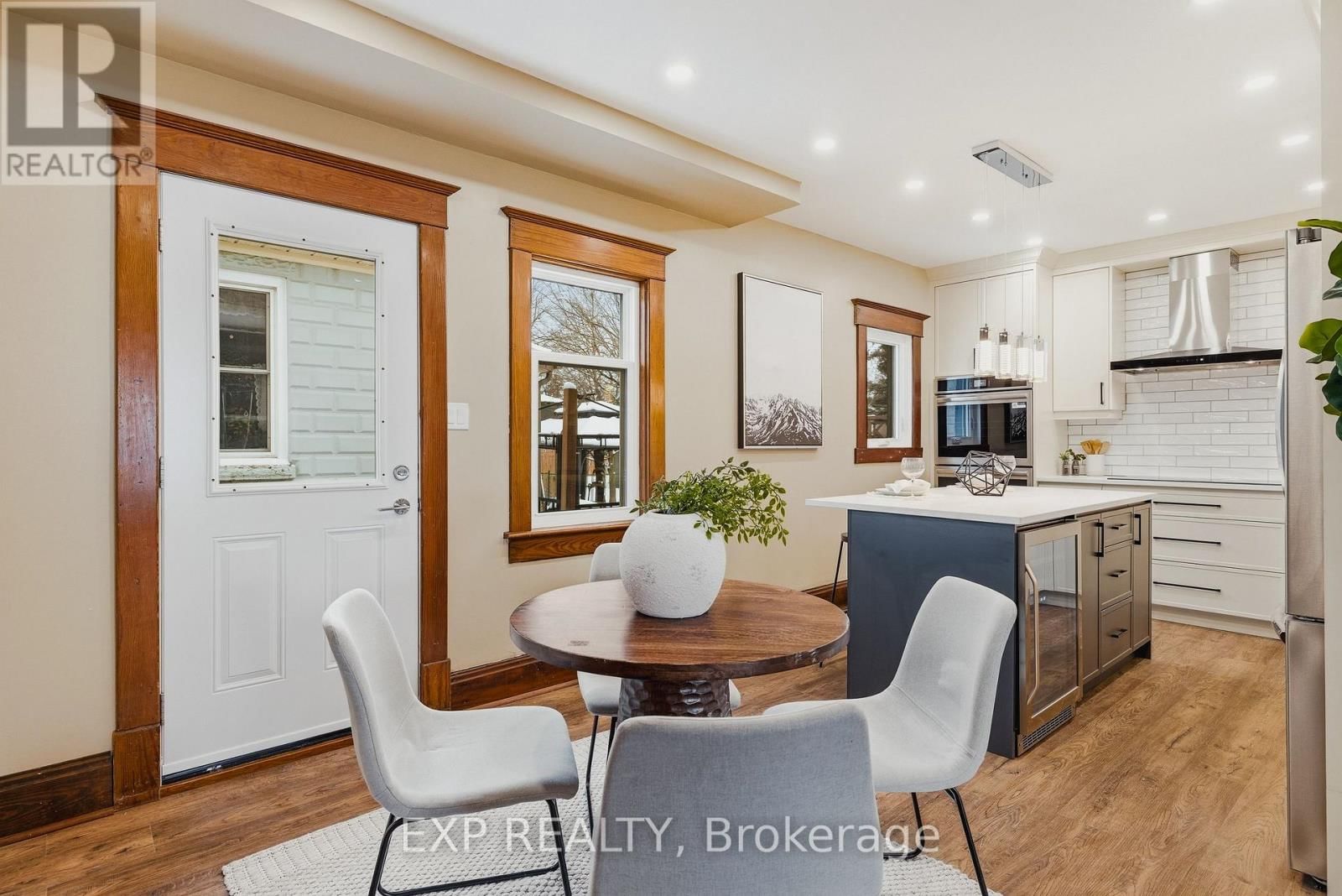 999 VINE STREET Image 12