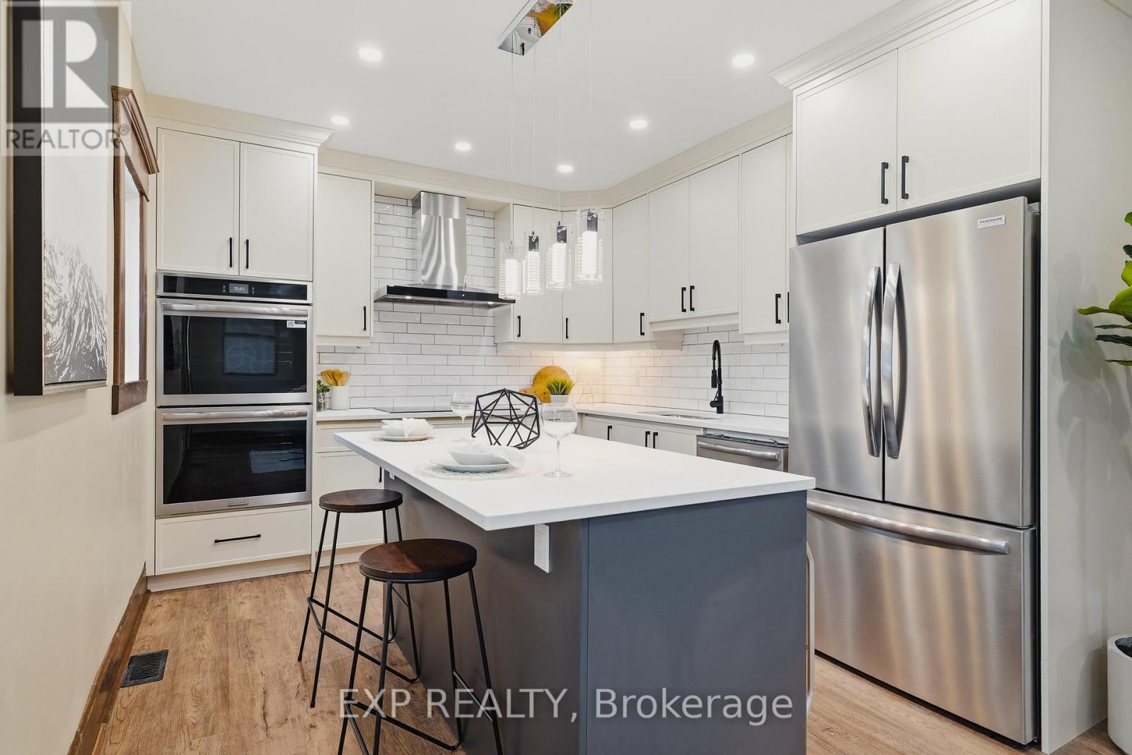 999 VINE STREET Image 14