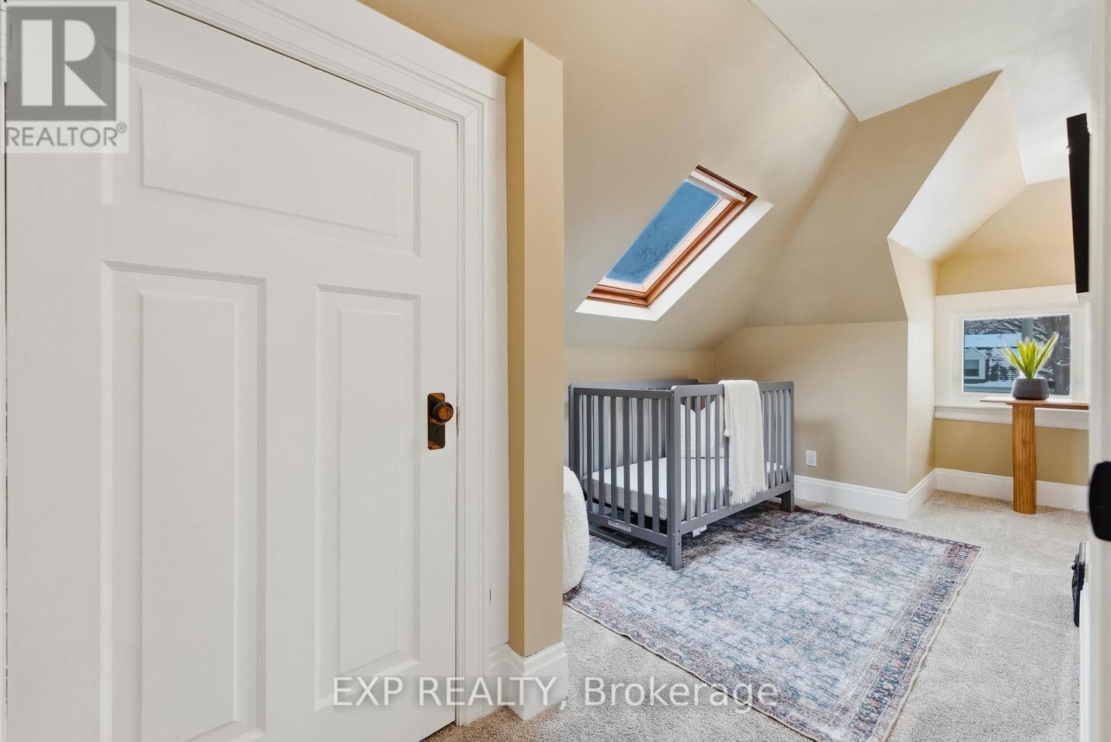 999 VINE STREET Image 32