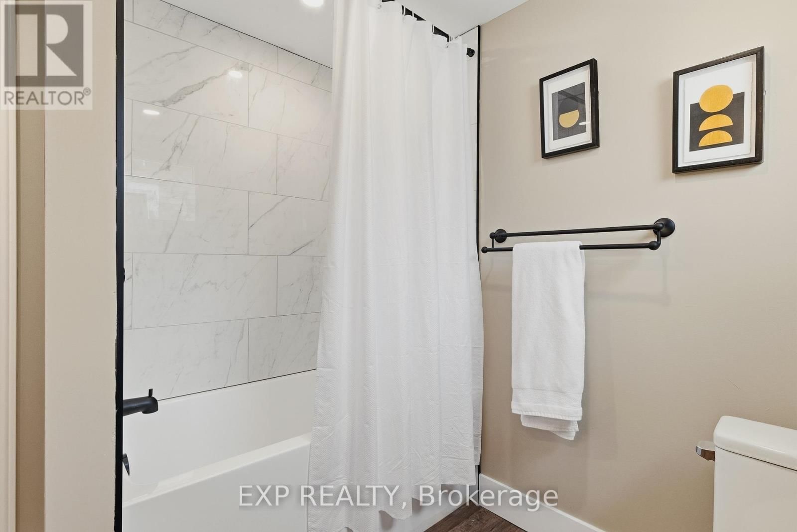 999 VINE STREET Image 34