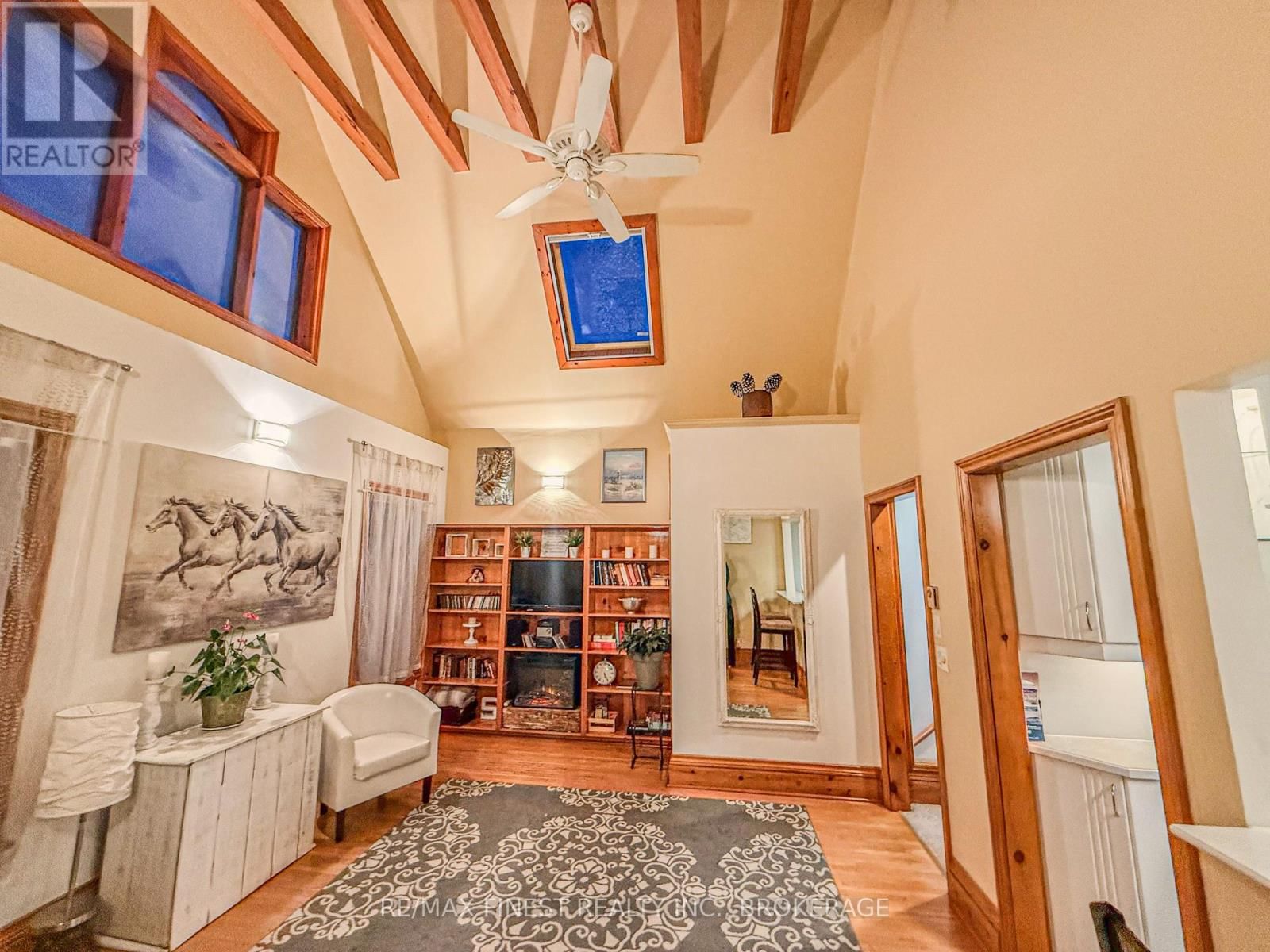 166 QUEEN STREET Image 10