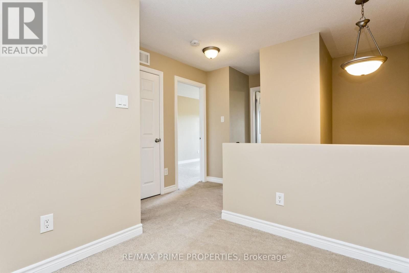 B - 287 TITANIUM PRIVATE Image 13