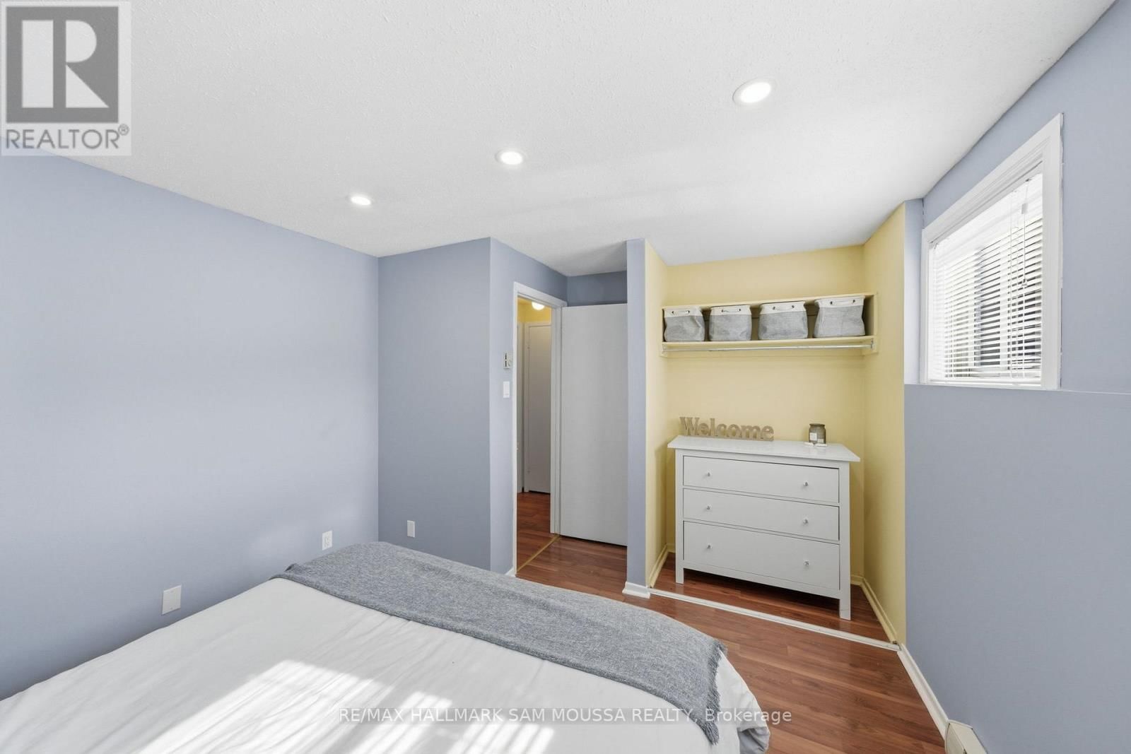 B - 25 WOODVALE GREEN Image 31