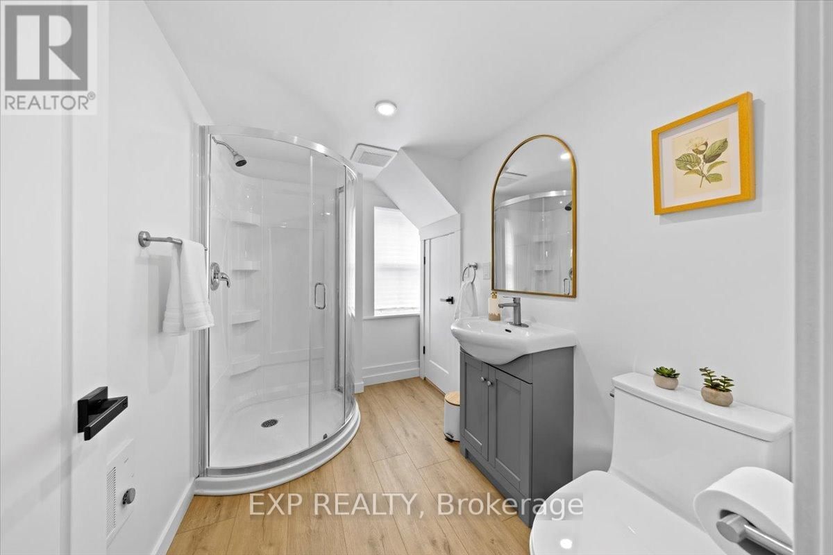 E - 509 GEORGE STREET Image 11