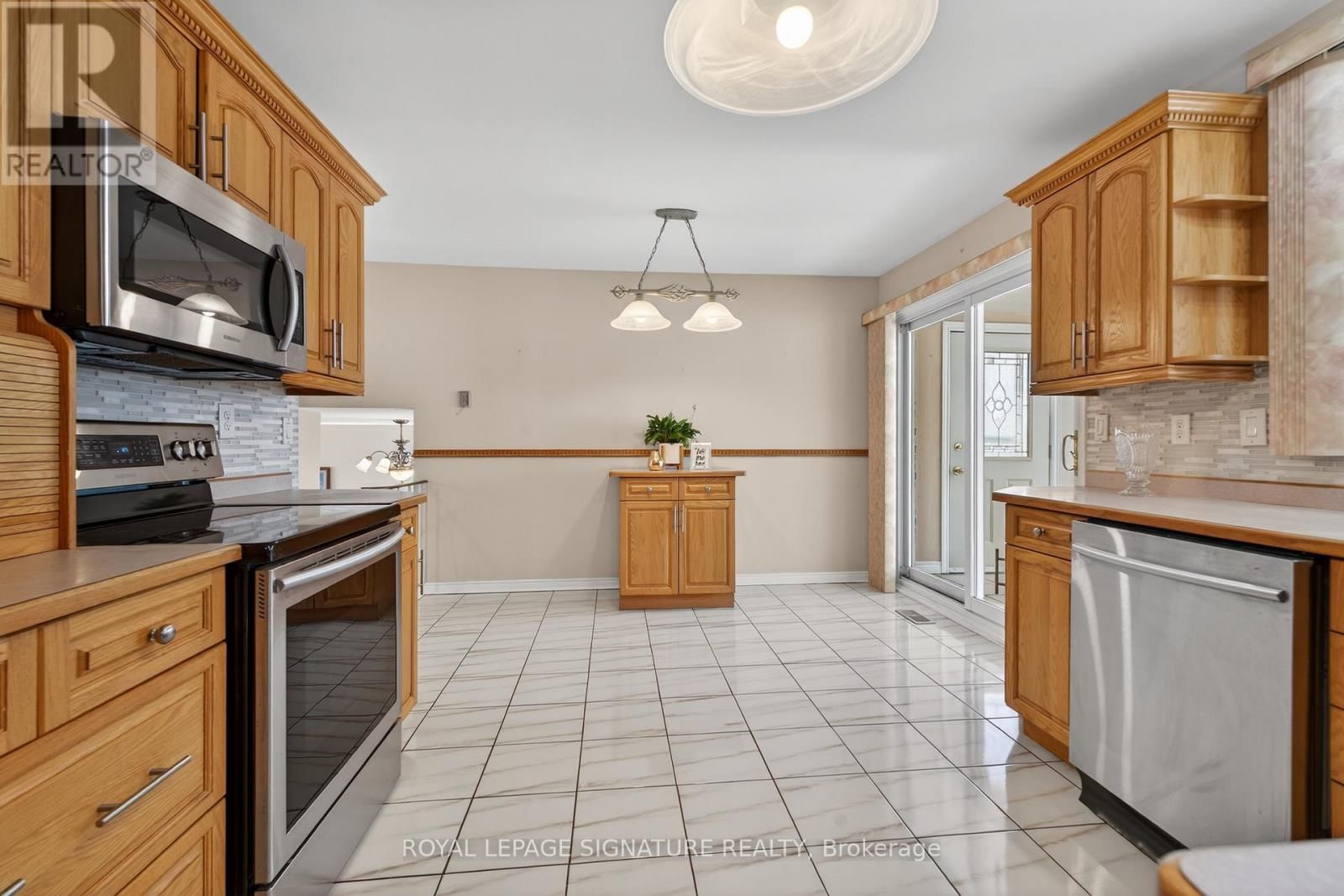 897 PEMBRIDGE CRESCENT Image 13