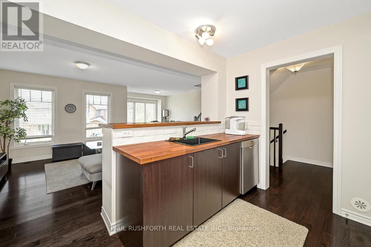 103 ECLIPSE CRESCENT Image 11