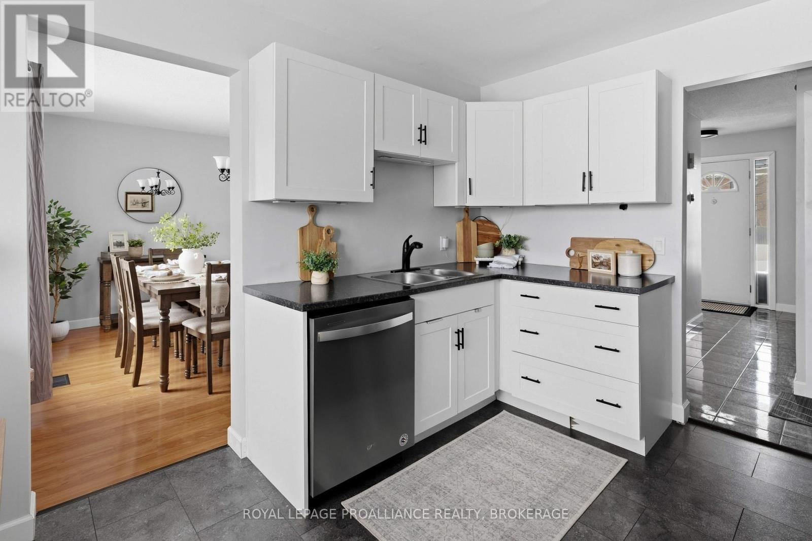 789 STRAND BOULEVARD Image 19