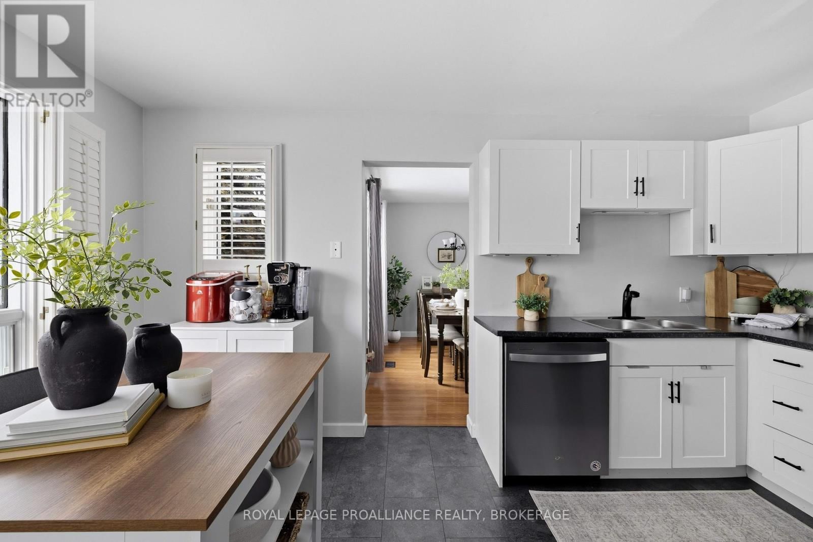 789 STRAND BOULEVARD Image 21