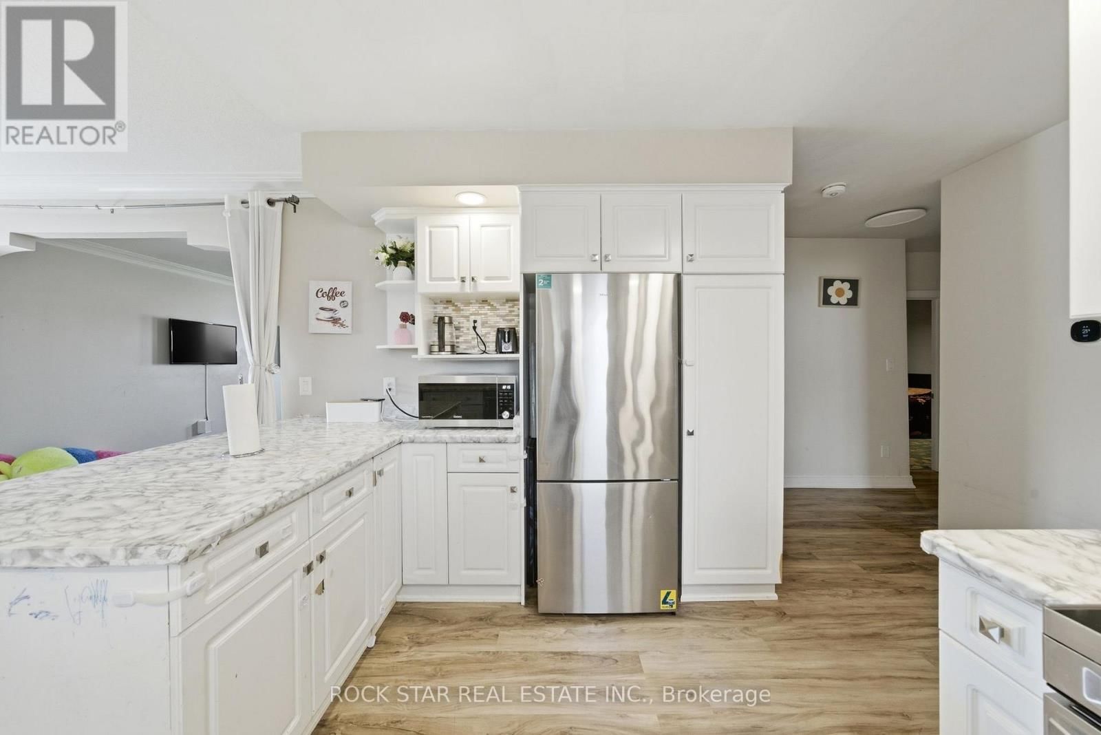 250 GRANTHAM AVENUE Image 10